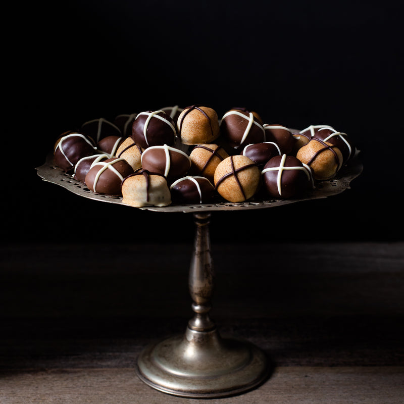 Assorted Chocolate "Hot Cross Bun" Truffles (box of 6 truffles/100 grams)