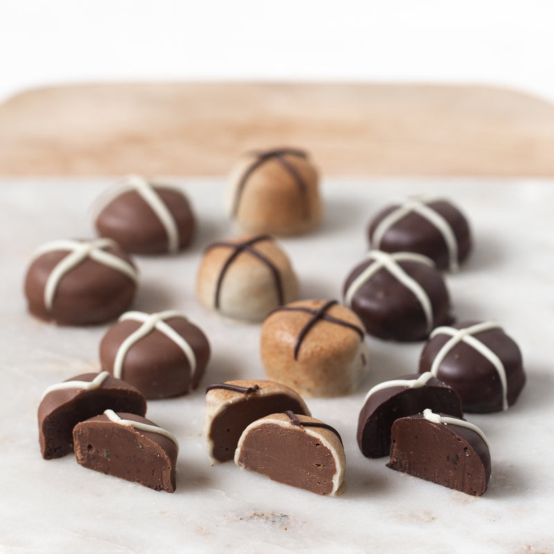 Assorted Chocolate "Hot Cross Bun" Truffles (box of 6 truffles/100 grams)
